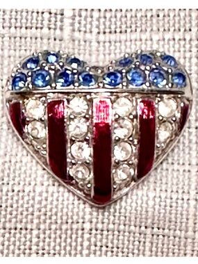 ✨🇺🇸 Tiny Pin… Huge Brave Heart Energy 🇺🇸✨